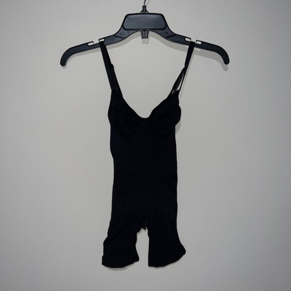 SKIMS SEAMLESS SCULPT MID THIGH BODYSUIT ONYX BLACK SMALL